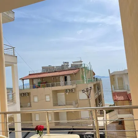 Teo דירה
