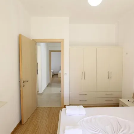 Teo Апартаменты Саранда