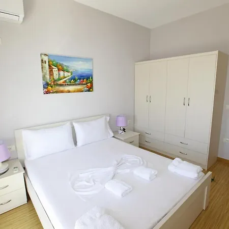 Teo Апартаменты Саранда